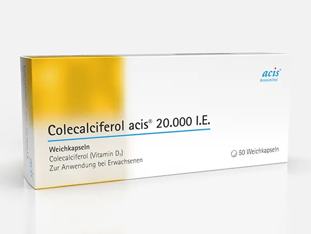 Weiß-gelbe Schachtel Colecalciferol Acis 20.000 I.E. Weichkapseln, verwendet als Vitamin-D3-Ergänzung für Erwachsene, 50 Kapseln pro Schachtel.